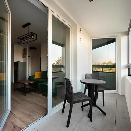 Nova Sfera By Bookinghost Varsó